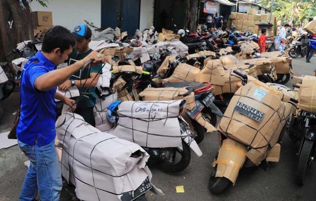 pengiriman cargo darat kendaraan motor dan mobil