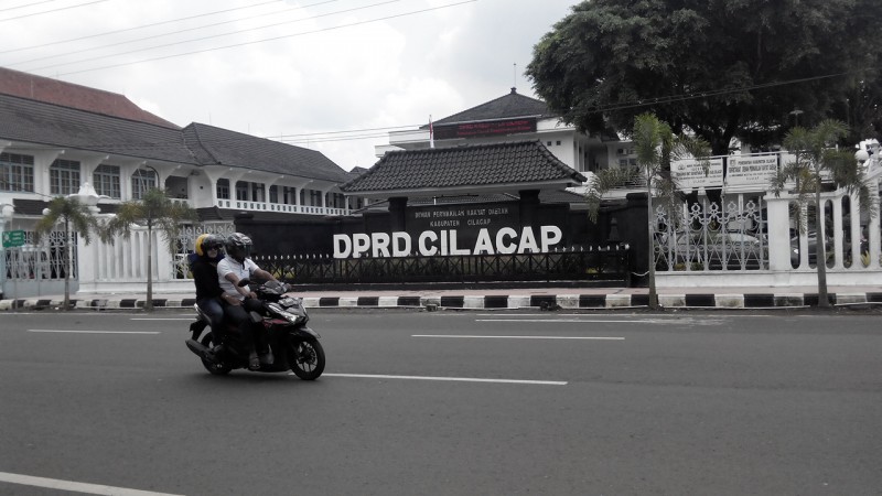 jasa dan tarif pengiriman barang Cilacap